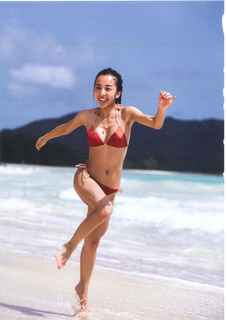 Tomomi Itano feet photo 7