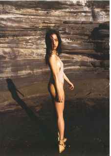 Tomomi Itano feet photo 6