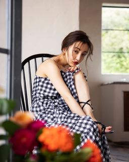 Tomomi Itano feet photo 4