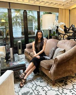 Tomomi Itano feet photo 9