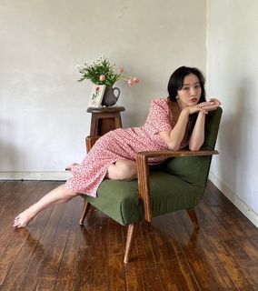 Tomomi Itano feet photo 5