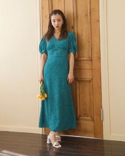 Tomomi Itano feet photo 4