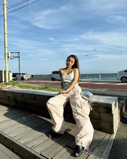 Tomomi Itano feet photo 4