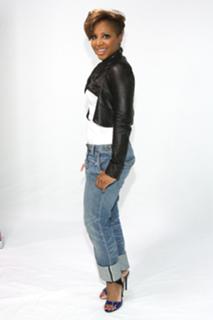 Toni Braxton feet photo thumbnail