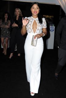 Toni Braxton feet photo thumbnail
