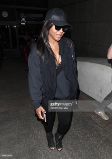 Toni Braxton feet photo thumbnail