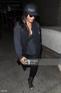 Toni Braxton feet photo thumbnail