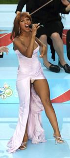 Toni Braxton feet photo thumbnail