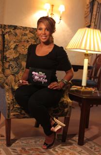 Toni Braxton feet photo thumbnail