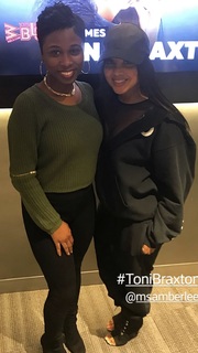 Toni Braxton feet photo thumbnail
