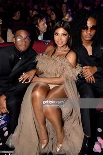 Toni Braxton feet photo thumbnail