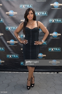 Toni Braxton feet photo thumbnail