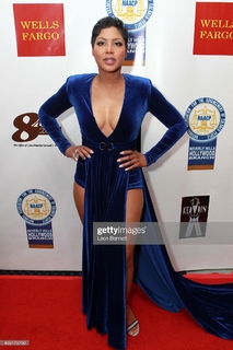 Toni Braxton feet photo thumbnail