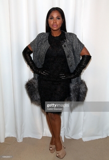 Toni Braxton feet photo thumbnail