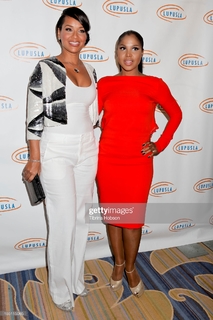 Toni Braxton feet photo thumbnail