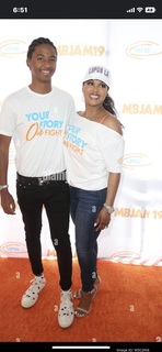 Toni Braxton feet photo thumbnail