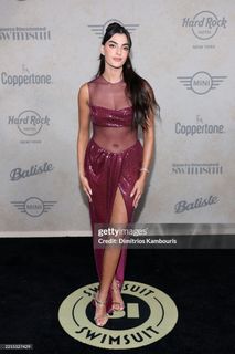 Toni Breidinger feet photo 9