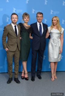 Toni Collette feet photo thumbnail