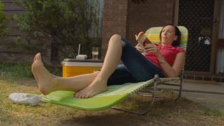 Toni Collette feet photo thumbnail