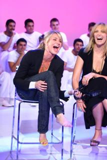 Toni Collette feet photo thumbnail