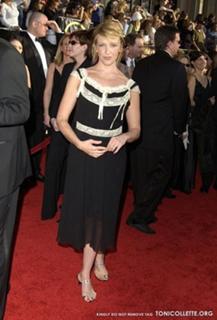Toni Collette feet photo thumbnail