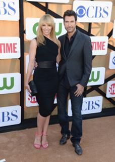 Toni Collette feet photo thumbnail