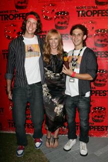 Toni Collette feet photo thumbnail