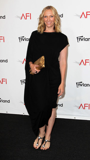 Toni Collette feet photo thumbnail