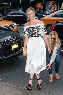 Toni Collette feet photo thumbnail