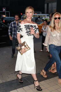 Toni Collette feet photo thumbnail