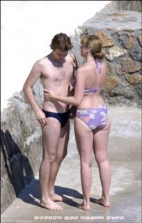 Toni Collette feet photo thumbnail