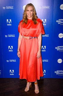 Toni Collette feet photo thumbnail