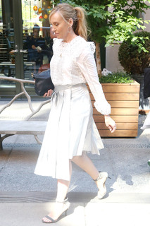 Toni Collette feet photo thumbnail