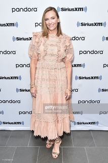 Toni Collette feet photo thumbnail