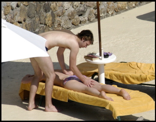Toni Collette feet photo thumbnail