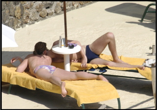 Toni Collette feet photo thumbnail