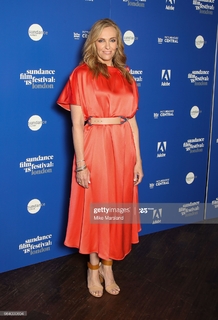 Toni Collette feet photo thumbnail