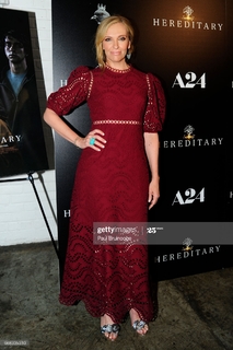 Toni Collette feet photo thumbnail