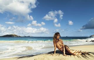 Toni Garrn feet photo thumbnail