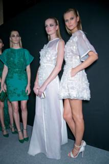 Toni Garrn feet photo thumbnail