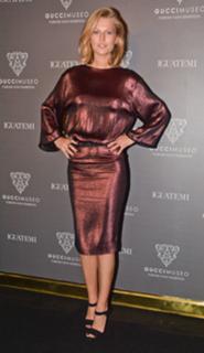 Toni Garrn feet photo thumbnail