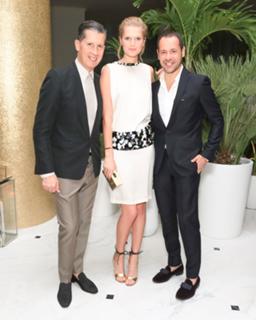 Toni Garrn feet photo thumbnail