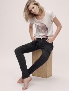 Toni Garrn feet photo thumbnail