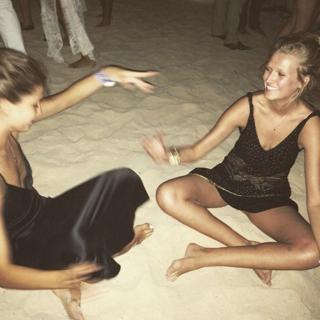 Toni Garrn feet photo thumbnail