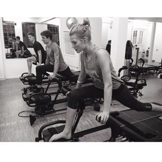 Toni Garrn feet photo thumbnail