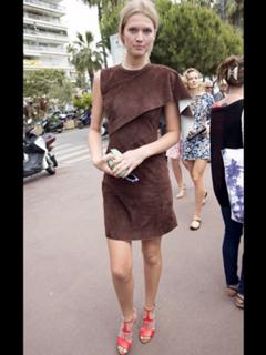 Toni Garrn feet photo thumbnail