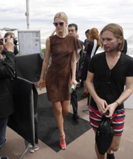 Toni Garrn feet photo thumbnail