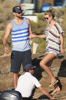 Toni Garrn feet photo thumbnail