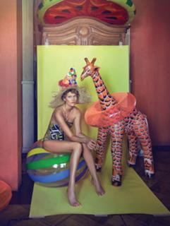 Toni Garrn feet photo thumbnail