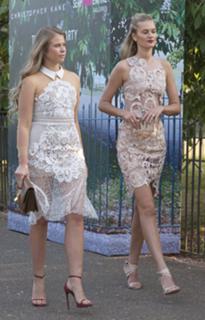 Toni Garrn feet photo thumbnail